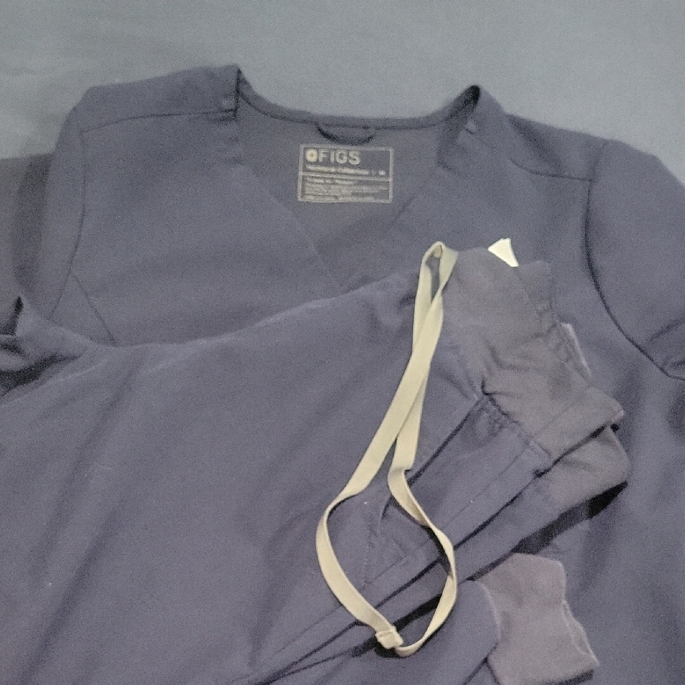 Figs Deep Blue Scrub Ensemble